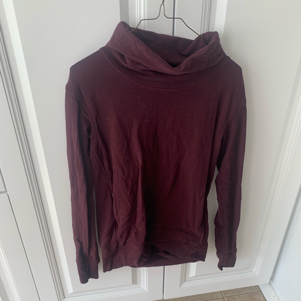 Lululemon. Long sleeve turtleneck sweatshirt. Maroon/burgundy.